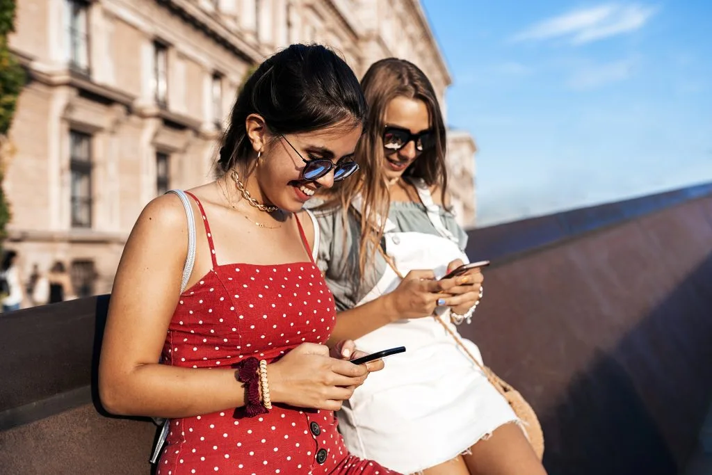 What to Pay Attention to When Buying a Used Phone from Ads?