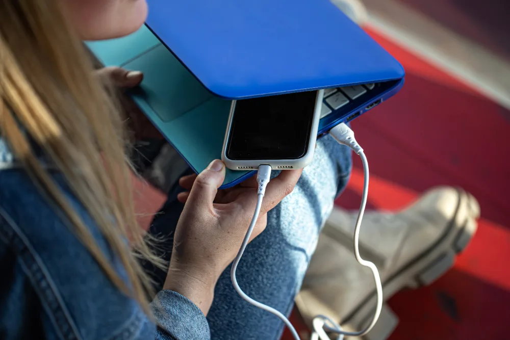 Connecting a smartphone to a computer 0