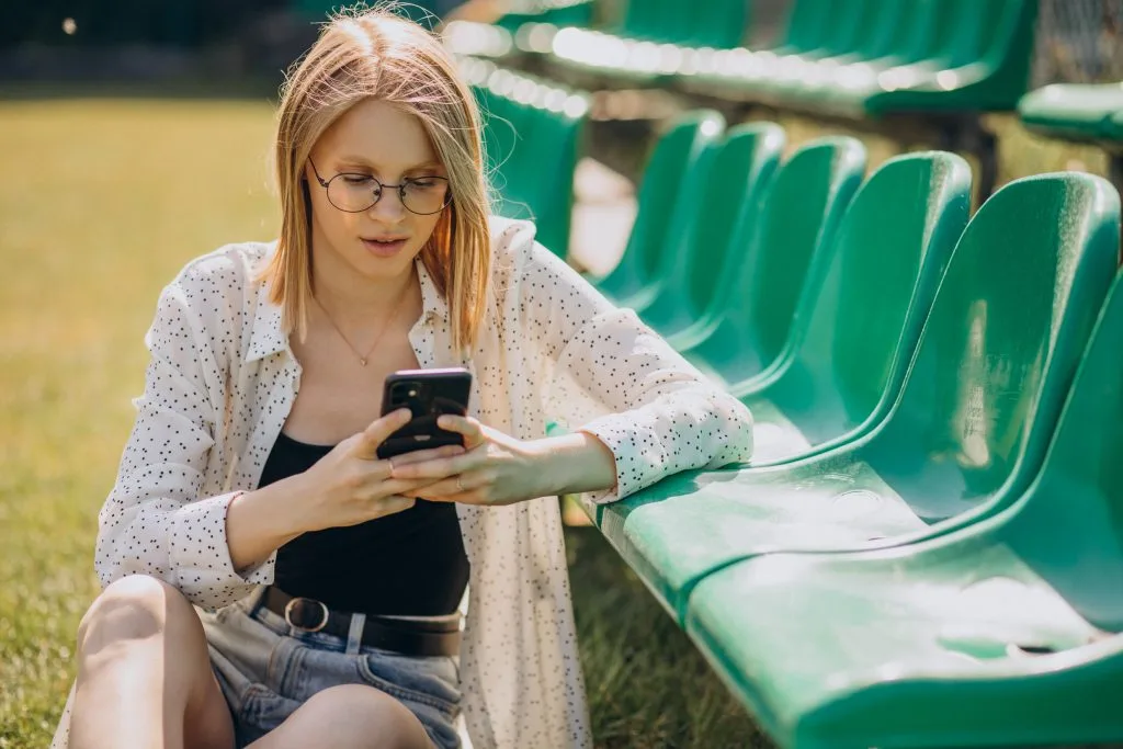 How to Enable the Roaming Feature on Your iPhone?