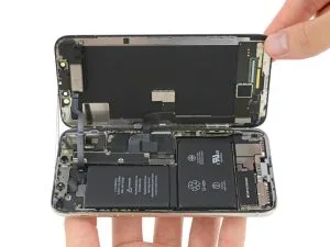 iPhone X ekrano keitimas