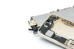 iPhone 12 Pro Max ekrano keitimas