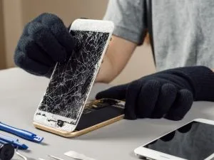 iPhone 13 Pro Max ekrano keitimas