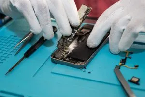 iPhone 13 Pro ekrano keitimas 00
