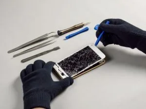iPhone 14 Plus ekrano keitimas 00