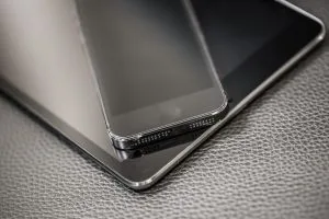 iPhone 14 Plus ekrano keitimas
