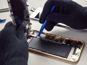 iPhone 14 ekrano keitimas 00