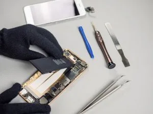 iPhone 15 Pro Max screen replacement