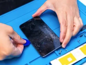 iPhone 16 ekrano keitimas