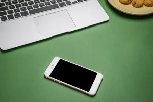 iPhone 8 ekrano keitimas