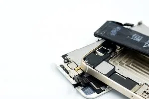 iPhone SE (2nd gen) screen replacement 00