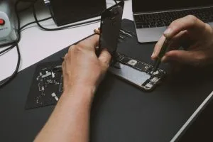 iPhone SE (3rd gen) ekrano keitimas 00
