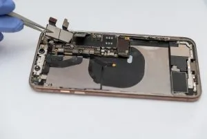 iPhone XR screen replacement 00