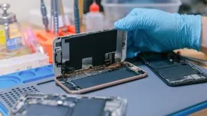 iPhone XS Max ekrano keitimas