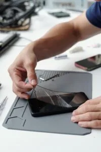 Asus ROG Phone 9 Remontas (Iliustracija 1)