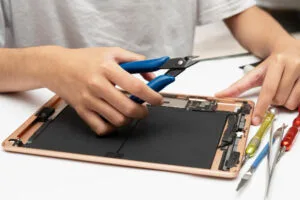 iPad Air 13 (2024) Repair (Illustration 1)