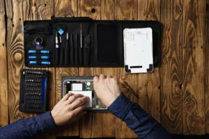 iPad Pro 12.9 (3rd Gen) Repair (Illustration 2)