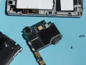 iPhone 5s Remontas (Iliustracija 1)