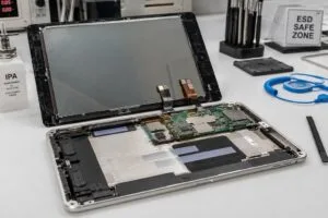 Lenovo M10 Plus Gen2 Remontas (Iliustracija 2)