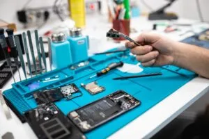 Motorola Edge 50 Pro Repair (Illustration 2)
