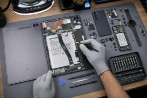 Samsung Galaxy Tab S9 FE+ remontas (Iliustracija 02)